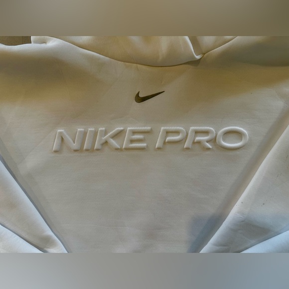 Nike - Picture 2 of 3